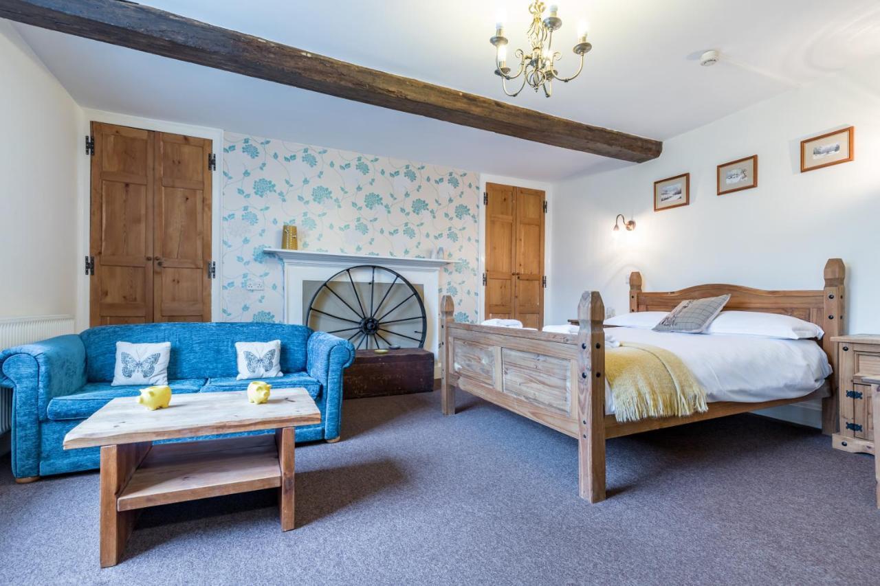 Inn The Littleton Arms