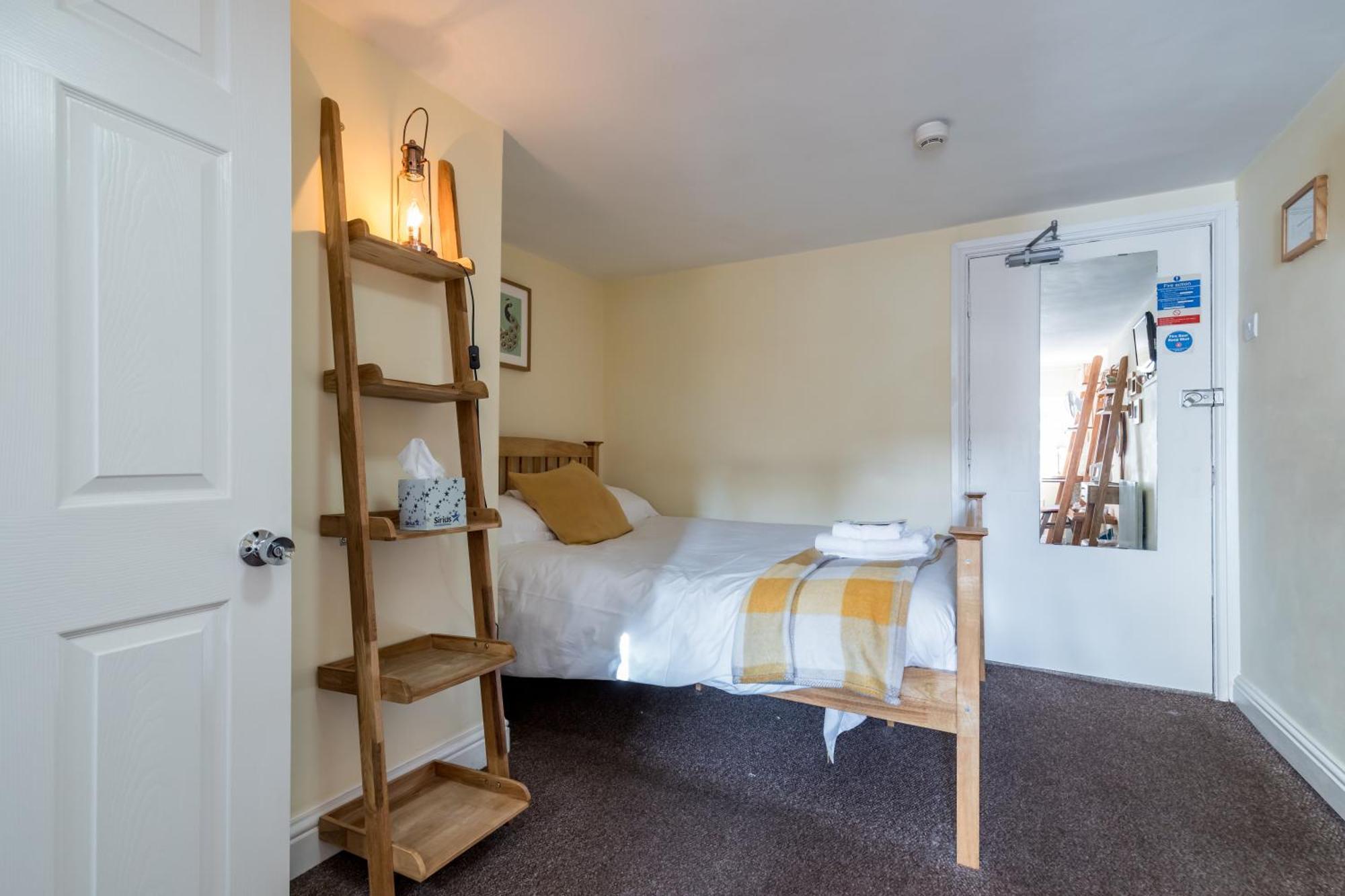 Estalagem The Littleton Arms 3*